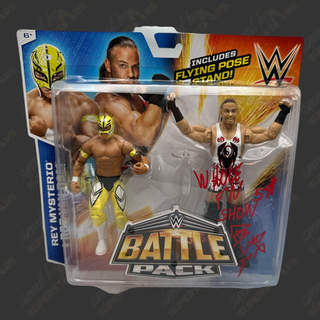 Lot de 2 figurines WWE Battle Pack signées Rob Van Dam (avec JSA)