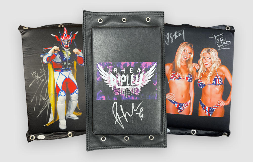 Photo WWE NXT Signée De Lola Vice - Format 8x10 Photo WWE NXT Signée De Lola Vice - Format 8x10