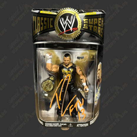 Figura de acción de superestrellas clásicas de la WWE firmada por Taz