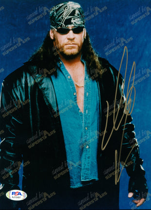 Undertaker signed 8x10 Photo (w/ PSA)