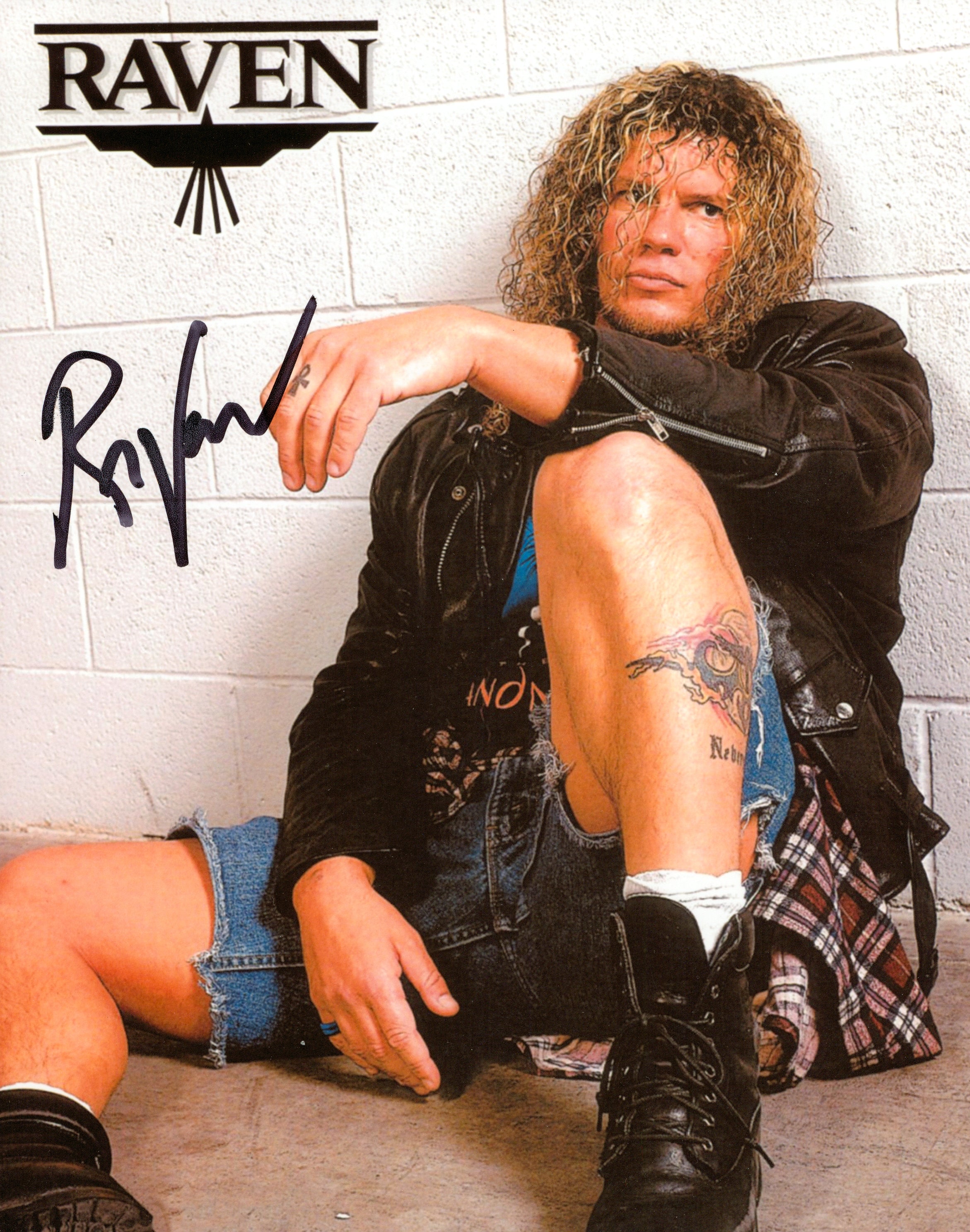 Raven signed 8x10 Photo – Signed By Superstars