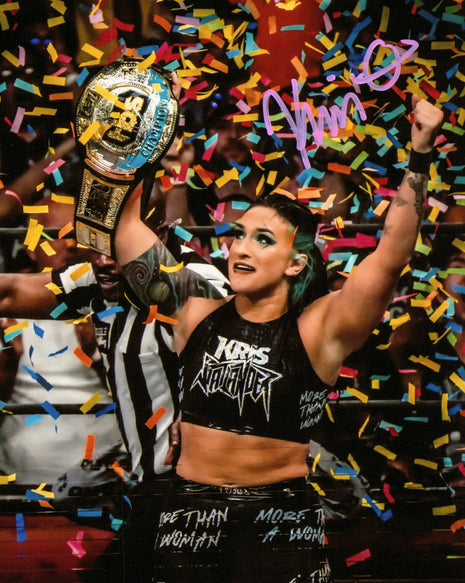 Kris Statlander firmó foto 8x10