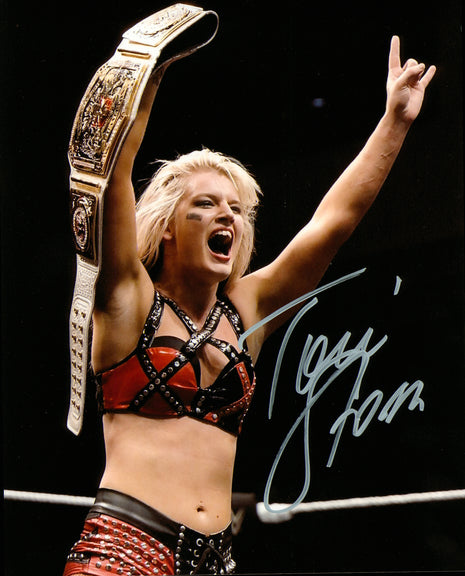 Toni Storm signed 8x10 Photo