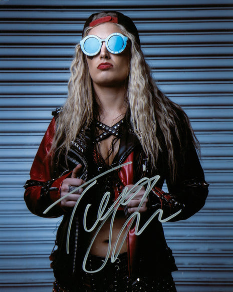 Toni Storm signed 8x10 Photo