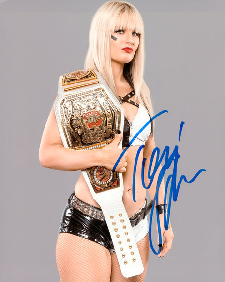 Toni Storm signed 8x10 Photo