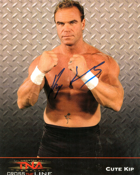Kip James (Billy Gunn) firmó una foto de 8x10