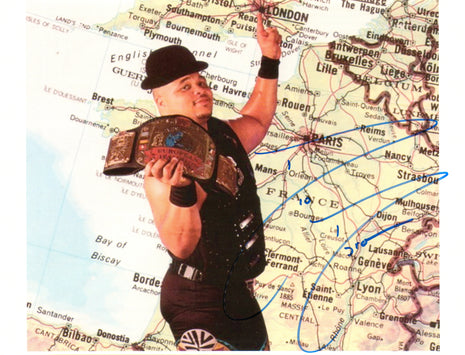 D-Lo Brown signed 8x10 Photo