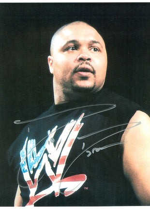 D-Lo Brown signed 8x10 Photo