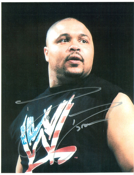 D-Lo Brown signed 8x10 Photo