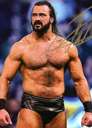 Fotografía firmada de 8x10 por Drew McIntyre (con JSA)