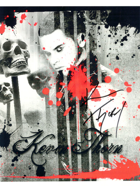 Kevin Thorn firmó una foto de 8x10
