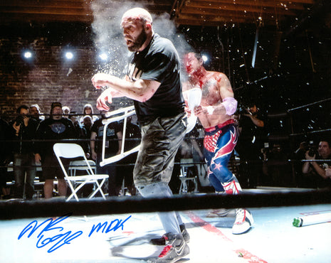 Nick Gage firmó una foto de 8x10