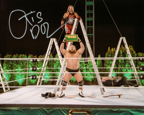 Foto firmada por Otis de 8x10