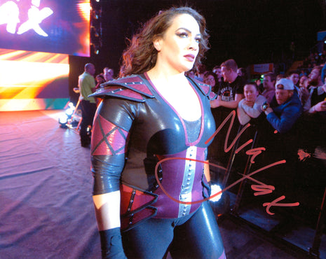 Foto firmada de 8x10 por Nia Jax