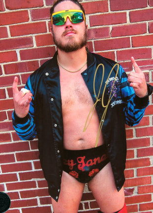 Foto firmada de 8x10 por Joey Janela