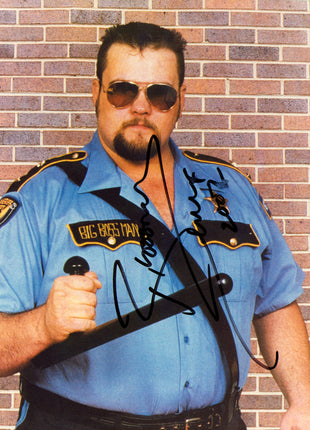 Foto firmada de 8x10 por Big Boss Man