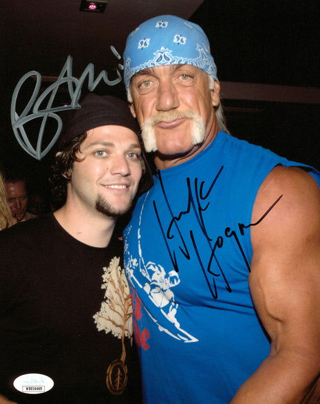 Foto de 8x10 firmada por Hulk Hogan y Bam Margera (con JSA)