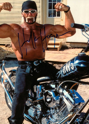 Hulk Hogan signed 8x10 Photo