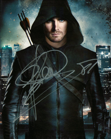 Stephen Amell (Green Arrow) signed 8x10 Photo