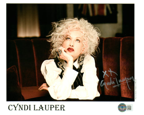 Cyndi Lauper signed 8x10 Photo (w/ Beckett)
