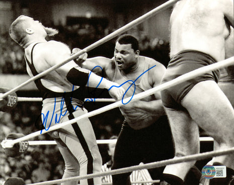 William Perry signed 8x10 Photo (w/ Beckett)