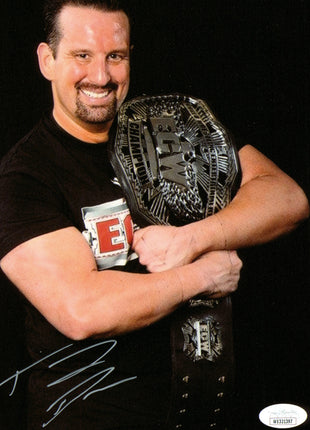 Tommy Dreamer signed 8x10 Photo (w/ JSA)