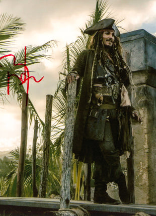 Johnny Depp (Pirates of the Carribean) signed 8x10 Photo (w/ Beckett)