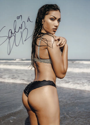 Salina de la Renta signed 8x10 Photo