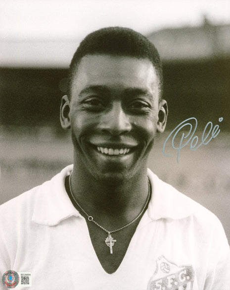 Pele signed 8x10 Photo (w/ Beckett)