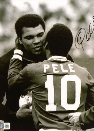 Pele signed 8x10 Photo (w/ Beckett)