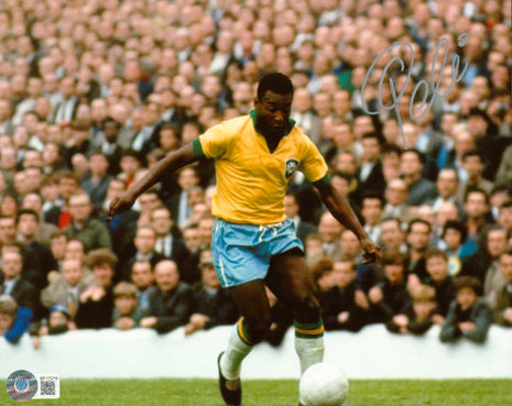 Pele signed 8x10 Photo (w/ Beckett)