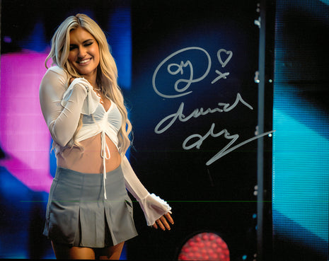 Mariah May signed 8x10 Photo