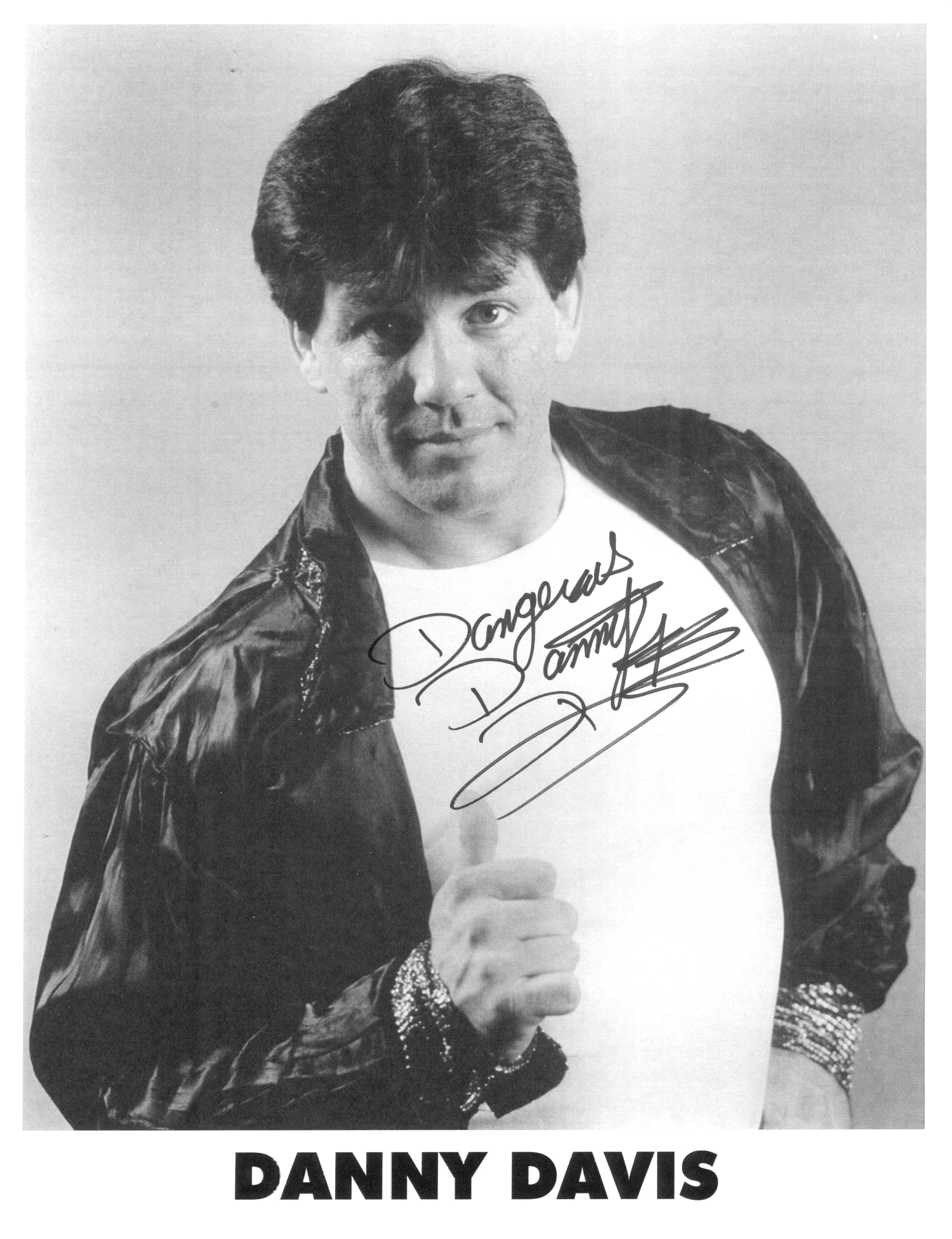 Sign Danny Danny Davis signed 8x10 Photo – Signed By Superstars