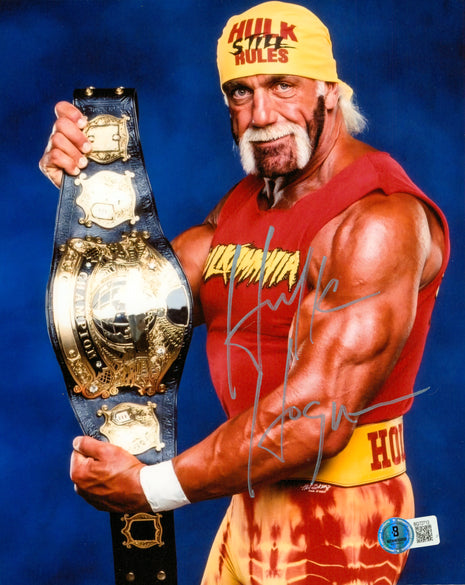 Hulk Hogan signed 8x10 Photo (w/ Beckett)