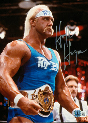 Hulk Hogan signed 8x10 Photo (w/ Beckett)