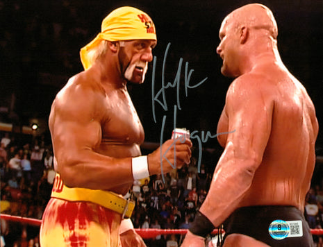 Hulk Hogan signed 8x10 Photo (w/ Beckett)