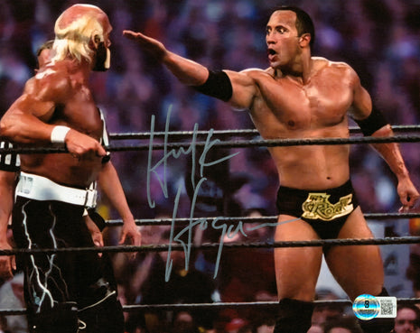 Hulk Hogan signed 8x10 Photo (w/ Beckett)