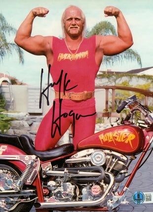 Hulk Hogan signed 8x10 Photo (w/ Beckett)