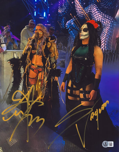 Giulia & Stephanie Vaquer dual signed 11x14 Photo (w/ Beckett)