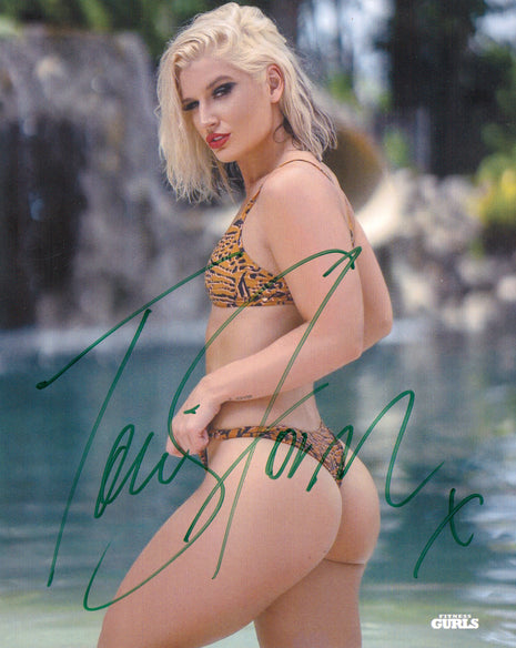 Toni Storm signed 8x10 Photo