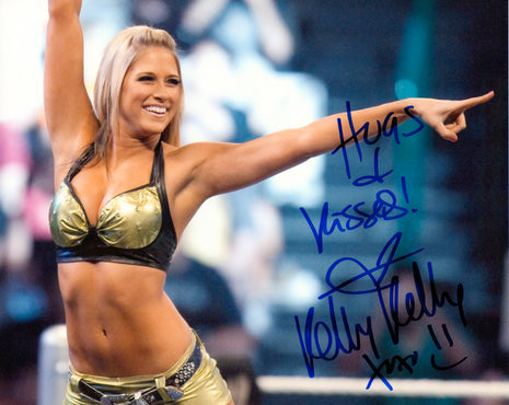 Kelly Kelly firmó una foto de 8x10