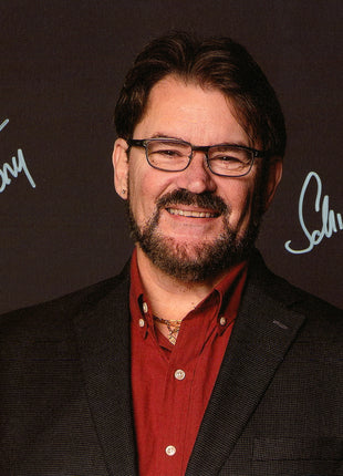 Tony Schiavone signed 8x10 Photo (w/ Beckett)