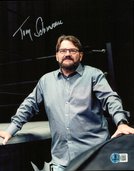Tony Schiavone signed 8x10 Photo (w/ Beckett)