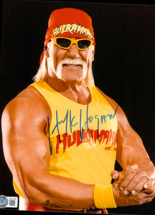 Hulk Hogan signed 8x10 Photo (w/ Beckett)