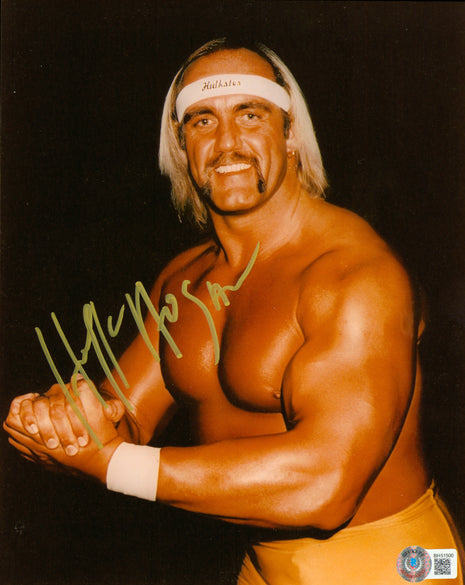 Hulk Hogan signed 8x10 Photo (w/ Beckett)