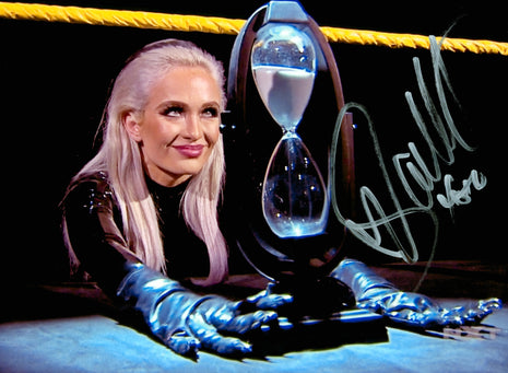 Scarlett signed 8x10 Photo
