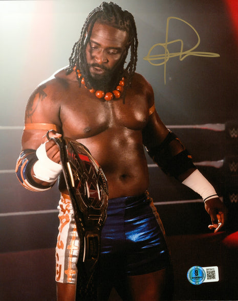 Oba Femi signed 8x10 Photo (w/ Beckett)
