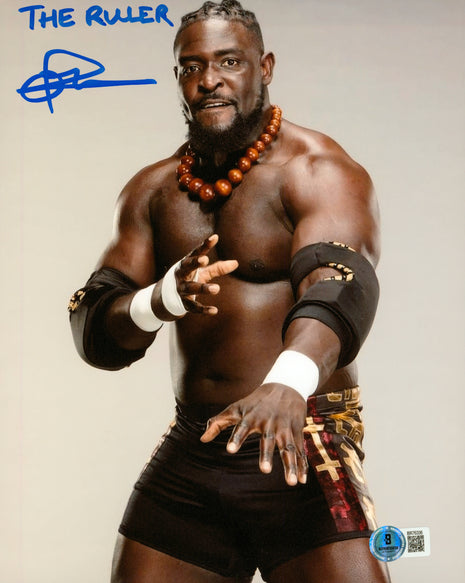 Oba Femi signed 8x10 Photo (w/ Beckett)