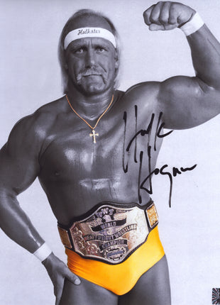 Hulk Hogan signed Metallic 11x14 Photo (w/ Beach Shop COA)