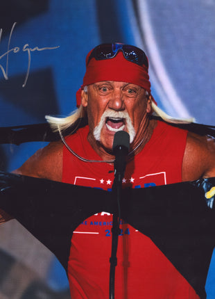 Hulk Hogan signed 11x17 Photo (w/ Beckett)